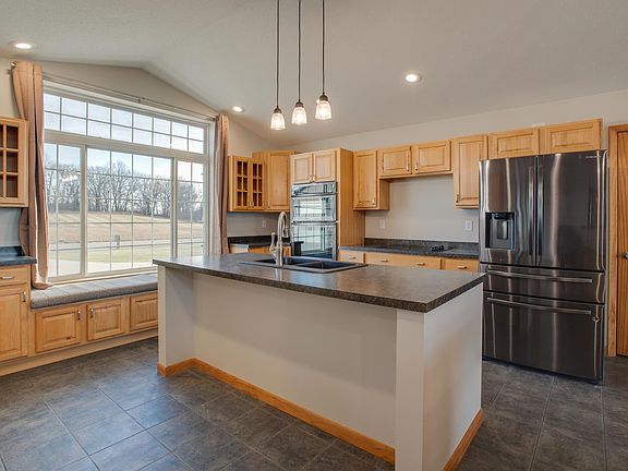 5th image of 2262 Edgewood Dr