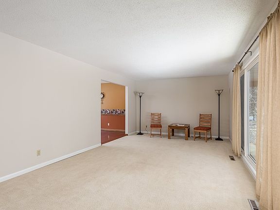 4th image of 2430 N Woodland Estates Dr