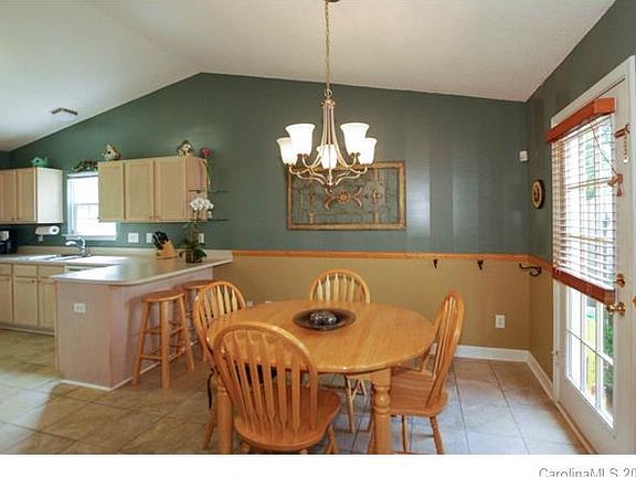 5th image of 2326 Mancke Dr