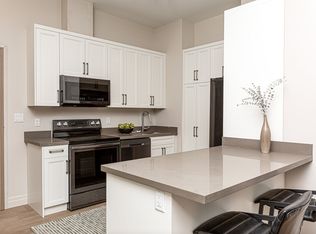 Creekside Suites, Kingston, ON K7M 4W6