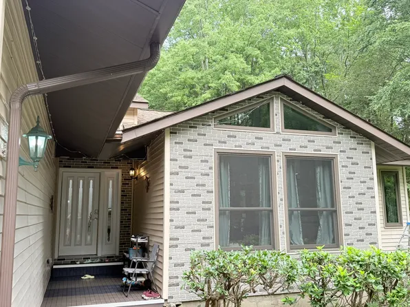 1292 Port Au Prince Rd, Du Bois, PA 15801