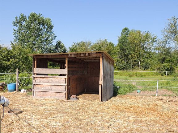 4th image of 579 E Starbuck Ln
