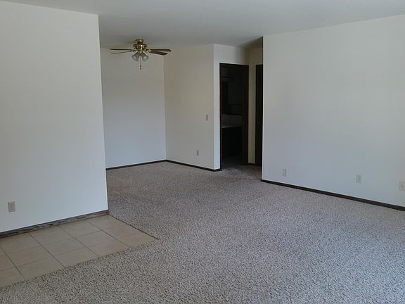 3rd image of 1814 Greenway Cross APT 5