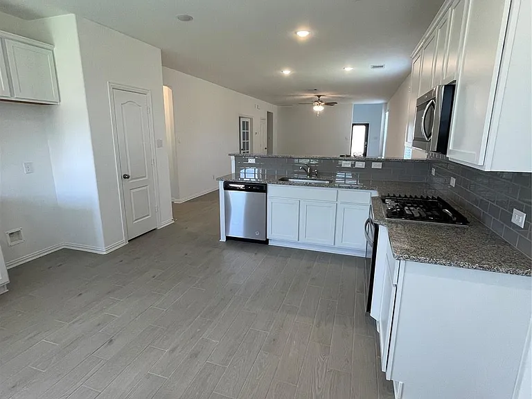 8111 Royal Palm Ct — Photo 25