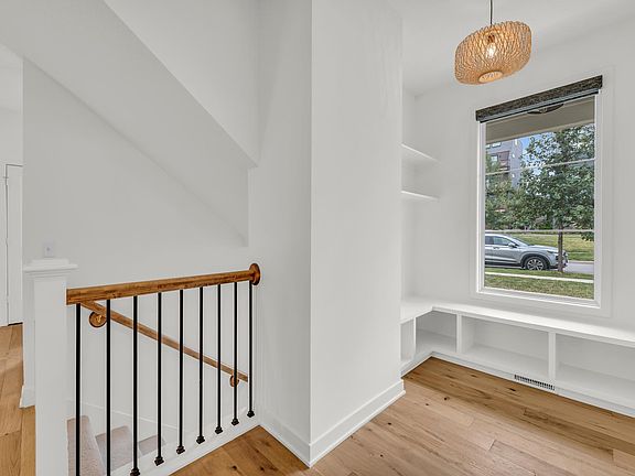 4th image of 2515 Forest Ave
