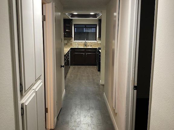 4th image of 22540 Meyler St