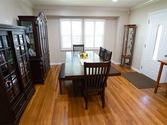 5th image of 9439 Bonavista Ln