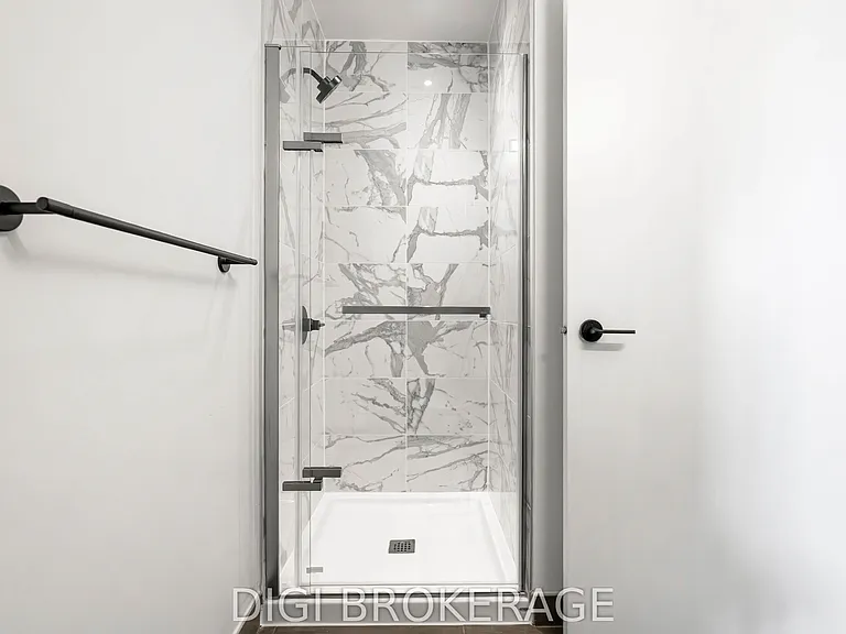 560 Rideau St #413 — Photo 26