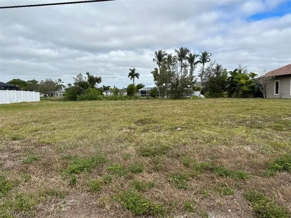 607 SW 40th Ter, Cape Coral, FL 33914