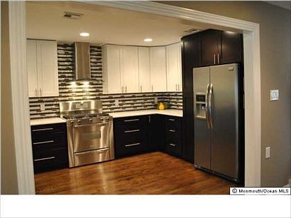 4th image of 254 Harrington Dr N