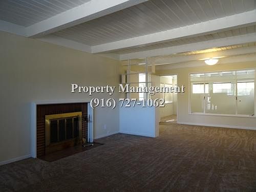 3rd image of 2100 Bell St