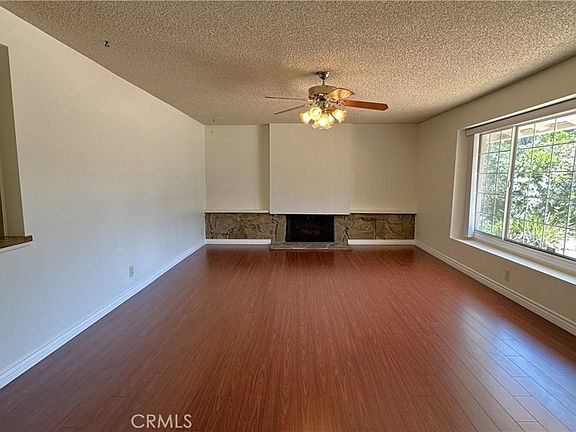 3rd image of 10840 Sylvia Ave
