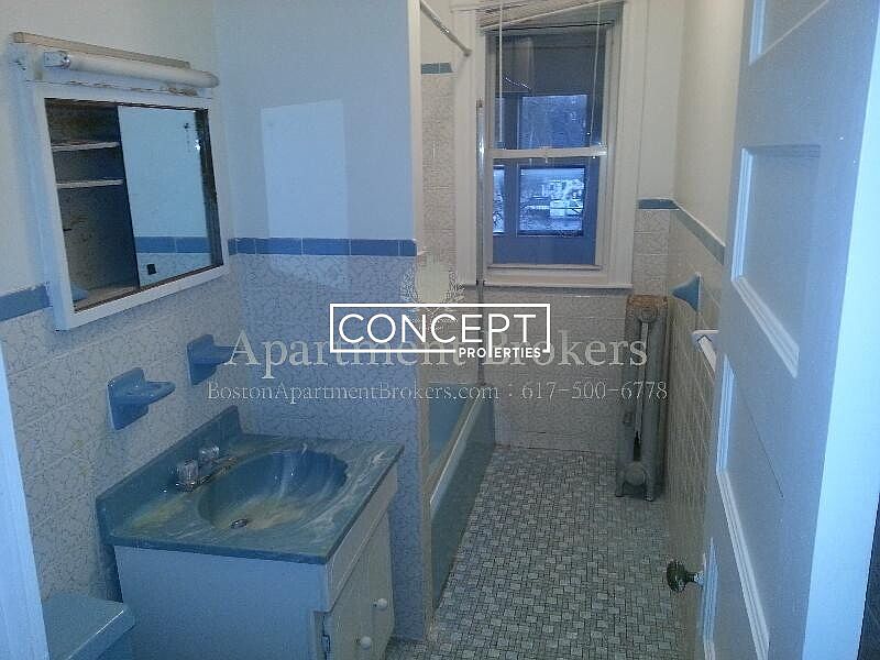 2nd image of 1905 Beacon St #2CP