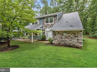 825 Lexington Dr, Atco, NJ 08004