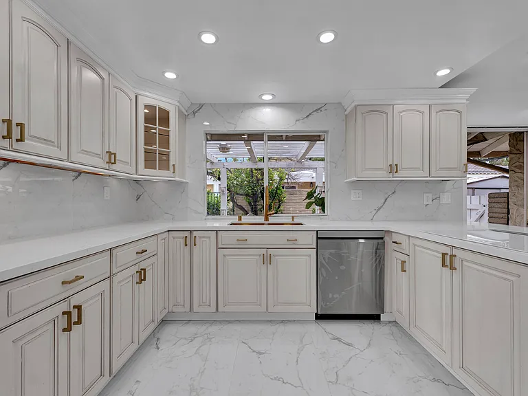 2506 Sapra St — Photo 15