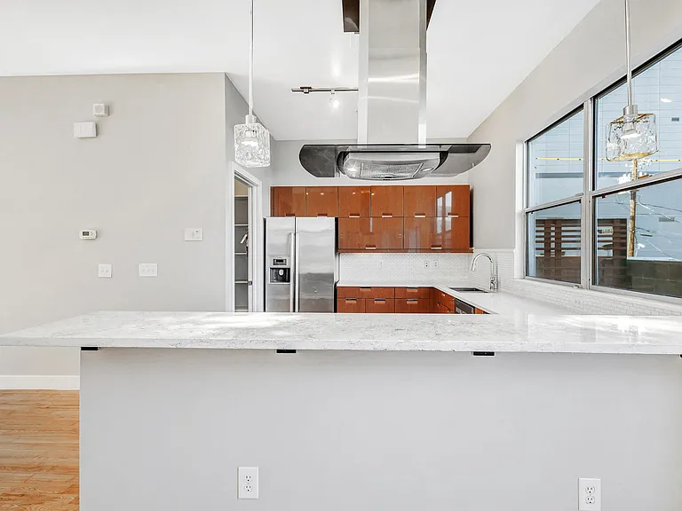 1015 N 21st St — Photo 34