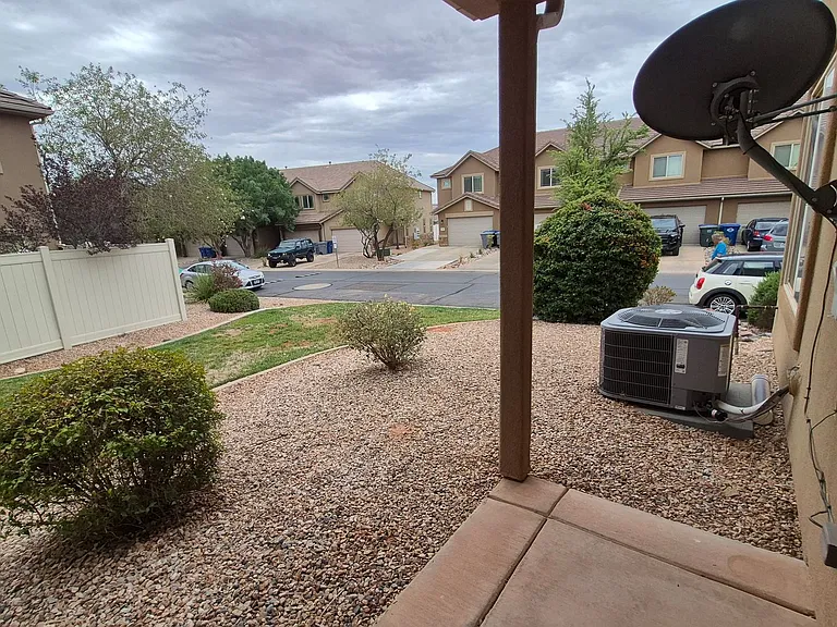 1000 E Bluffview Dr #32 — Photo 11