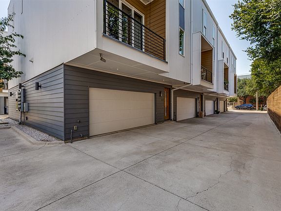 2nd image of 3816 San Jacinto St Unit 309