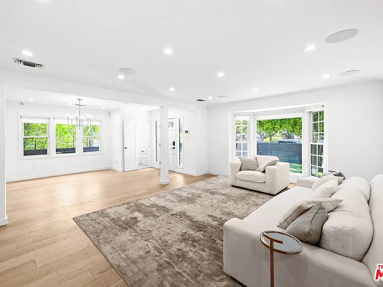 9007 David Ave — Photo 4