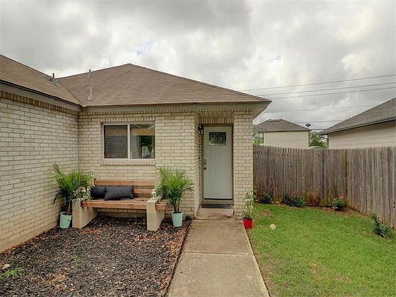 2nd image of 1009 Deerhound Pl