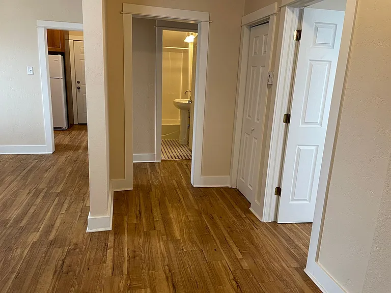 Johnstown Apartments (KC-KS-RB) — Photo 8