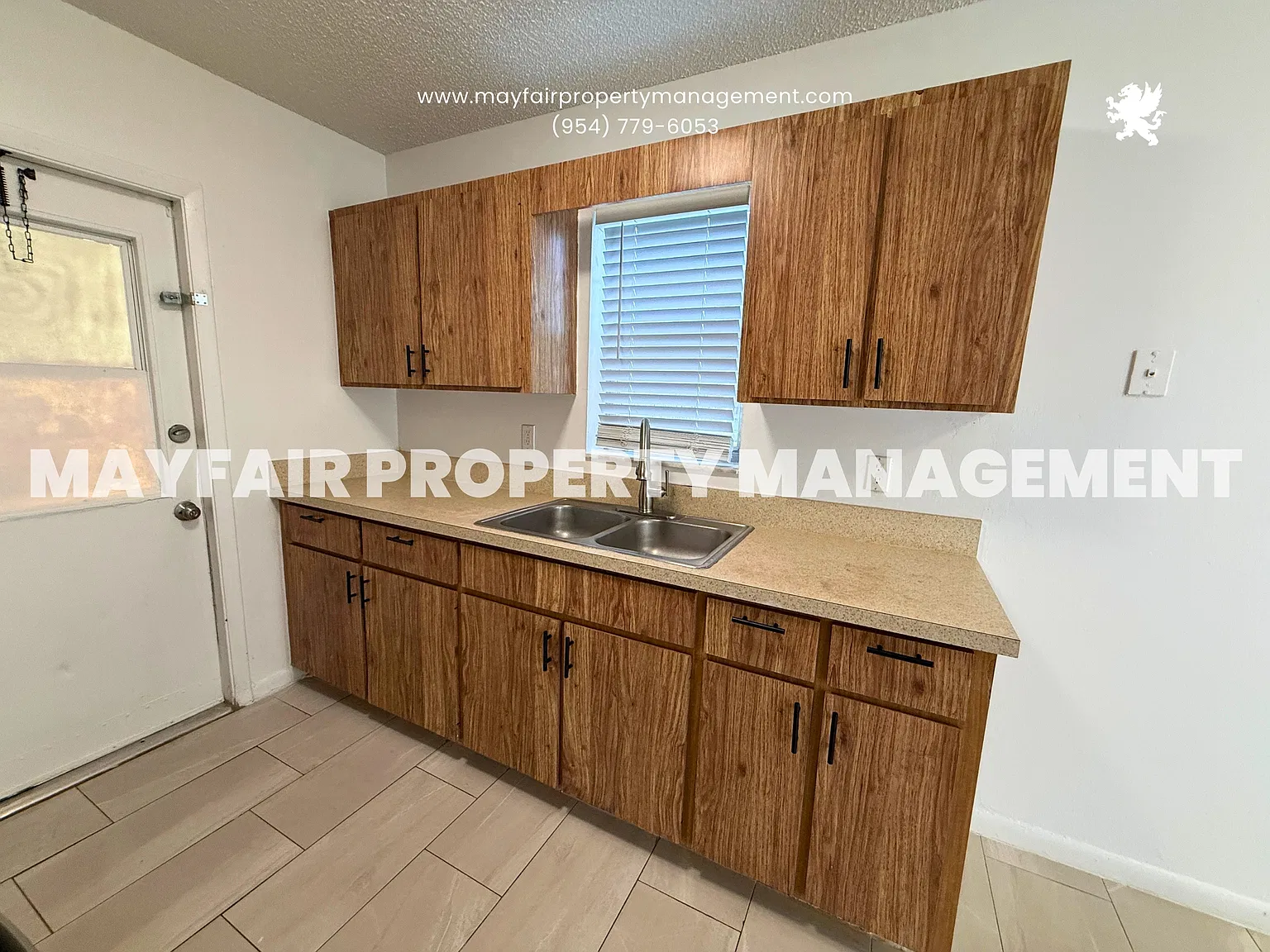 3047 Perry Avenue - - — Photo 2