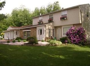 1929 McCracken Dr, New Castle, PA 16101