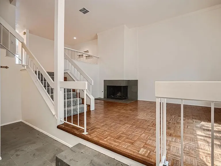 3253 Caminito Eastbluff — Photo 5