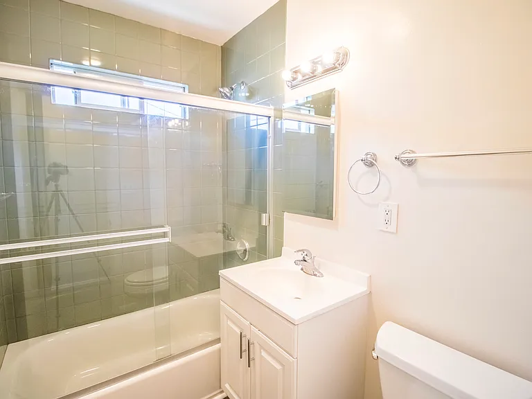 1157 Emerald St — Photo 3