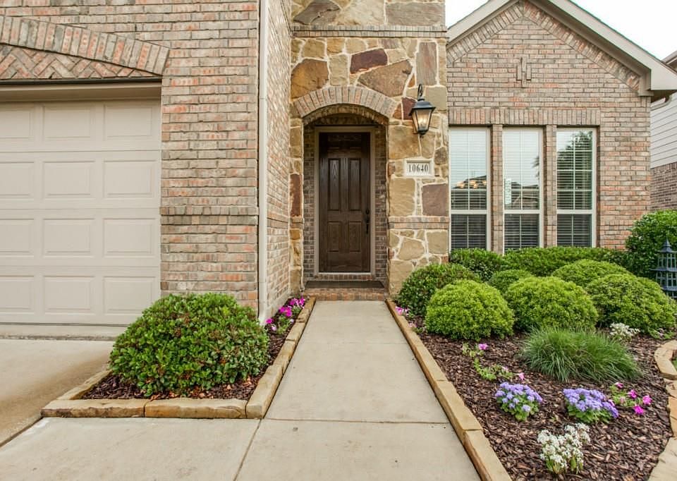 1st image of 10640 Leesa Dr