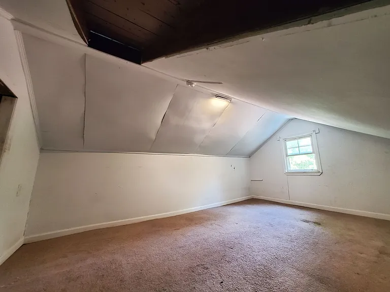 2577 Eastwood Dr — Photo 12