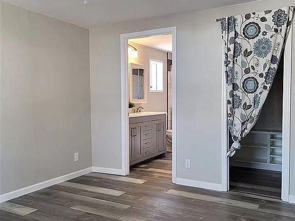 3rd image of 13539 E 50th St #1
