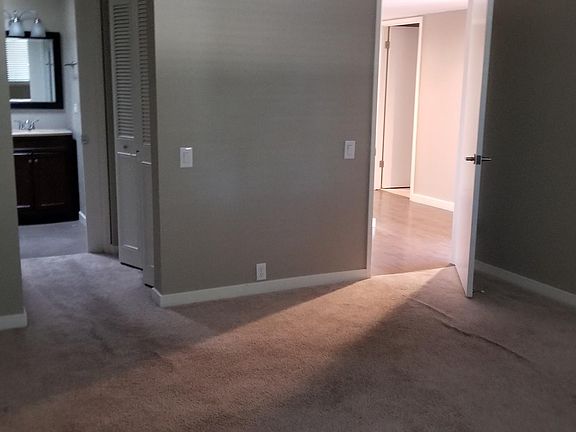 5th image of 4716 River College Dr