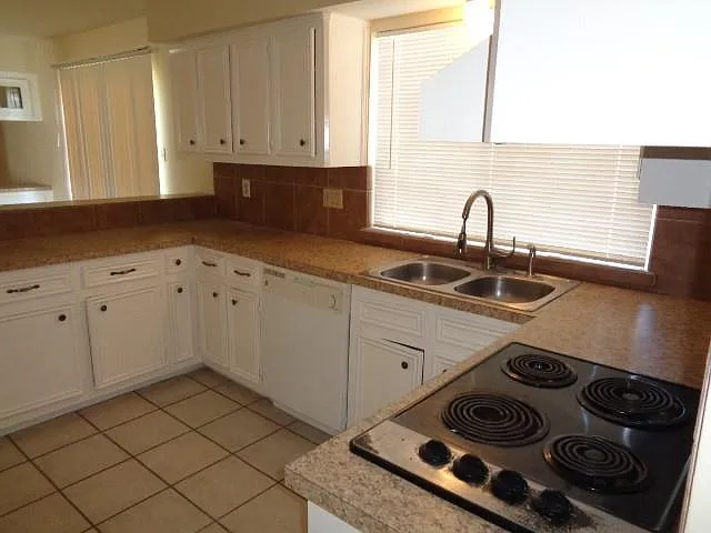 15426 Swan Creek Dr — Photo 21