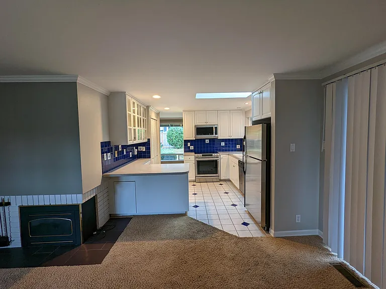 16429 NE 18th St — Photo 9