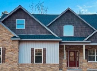 3 Golfwood Dr, Hazleton, PA