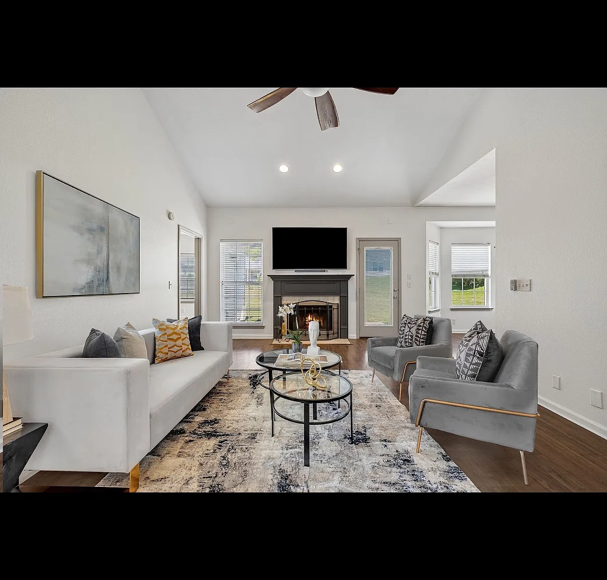 3 bed, 2090 sqft, $2,450 — Photo 3
