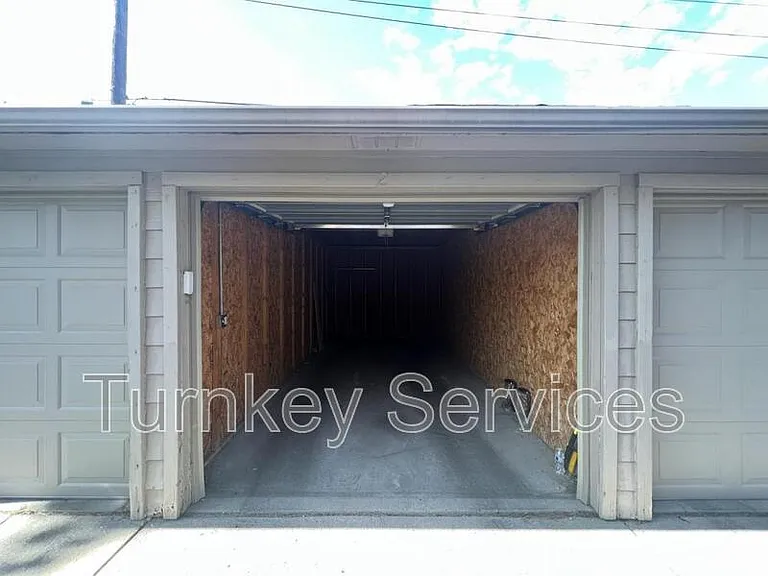 5016 California St #12 — Photo 7