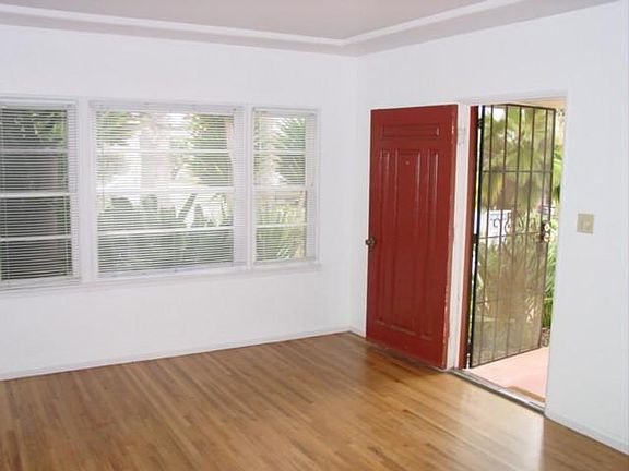 3rd image of 4750 Saratoga Ave