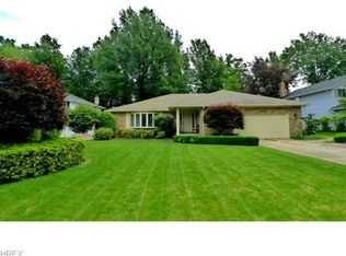 617 Gloucester Dr, Highland Heights, OH 44143