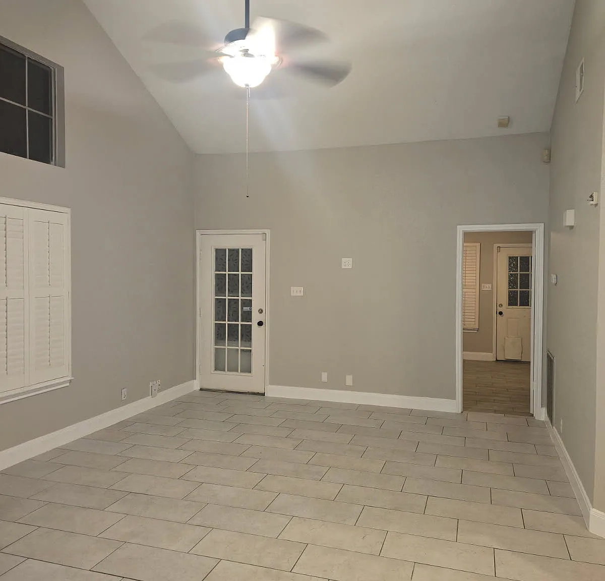 2 bed, 1100 sqft, $1,600 — Photo 3