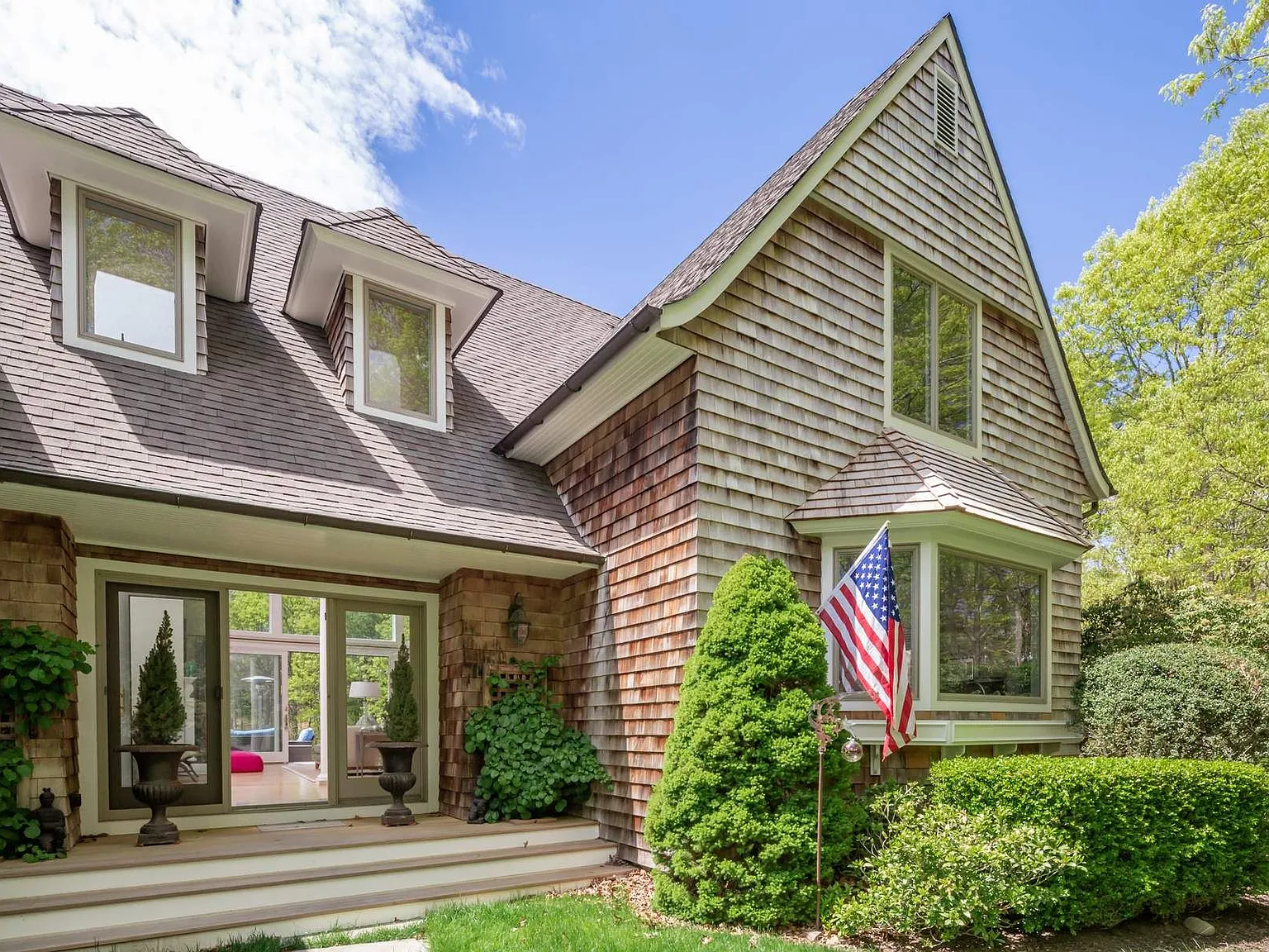 Sophisticated East Hampton Home — Photo 3