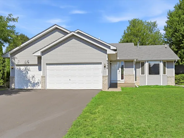 9350 Parkside Dr, Woodbury, MN 55125