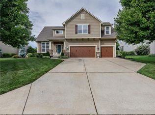 1045 SW Argyl St, Lees Summit, MO 64081