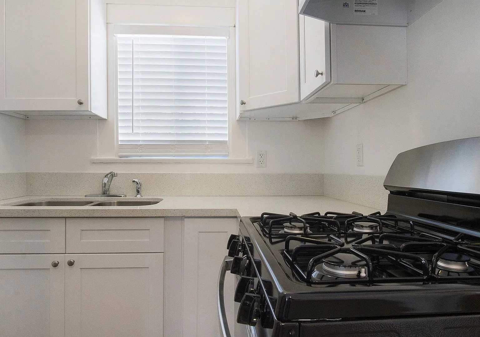 Lemon Avenue Triplex — Photo 4