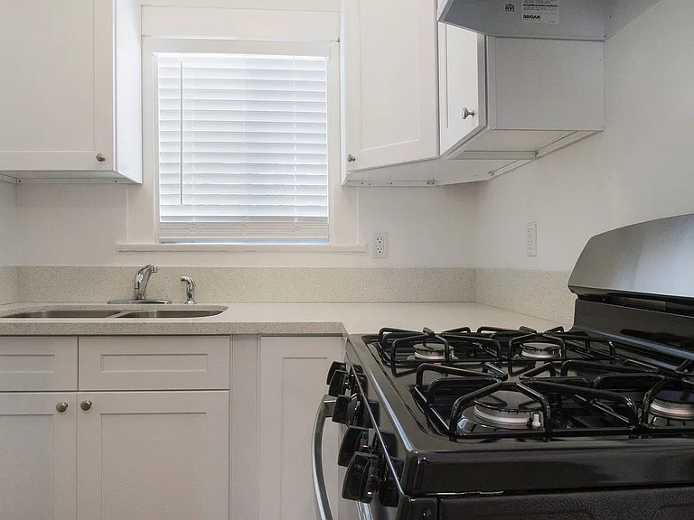 Lemon Avenue Triplex — Photo 4