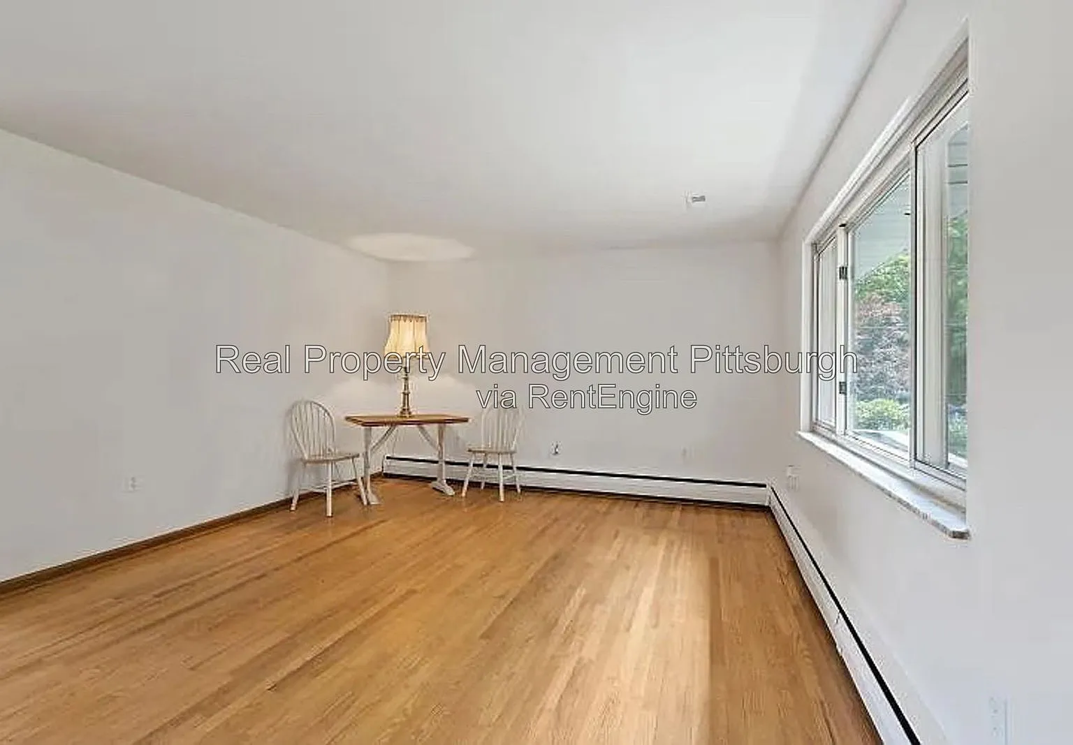 3 bed, 2.0 bath, 1300 sqft, $1,800 — Photo 3