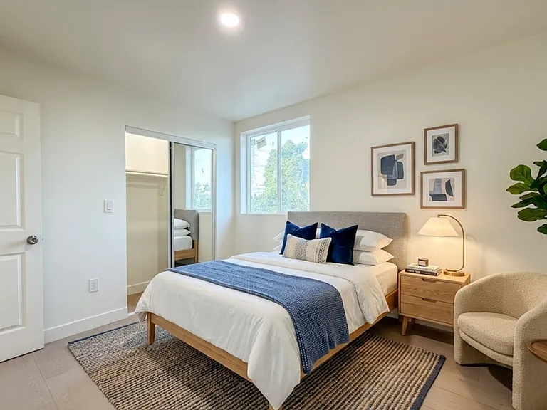 Brand New Luxury 4 & 5 Bed Units — Photo 19