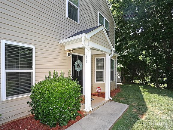 3rd image of 847 Plaza Walk Dr