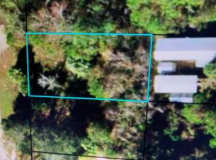 602 NW 10th St #1, Carrabelle, FL 32322